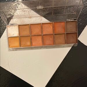 Used once/Professional Makeup Contour & Concealer Palette with Warm Tones